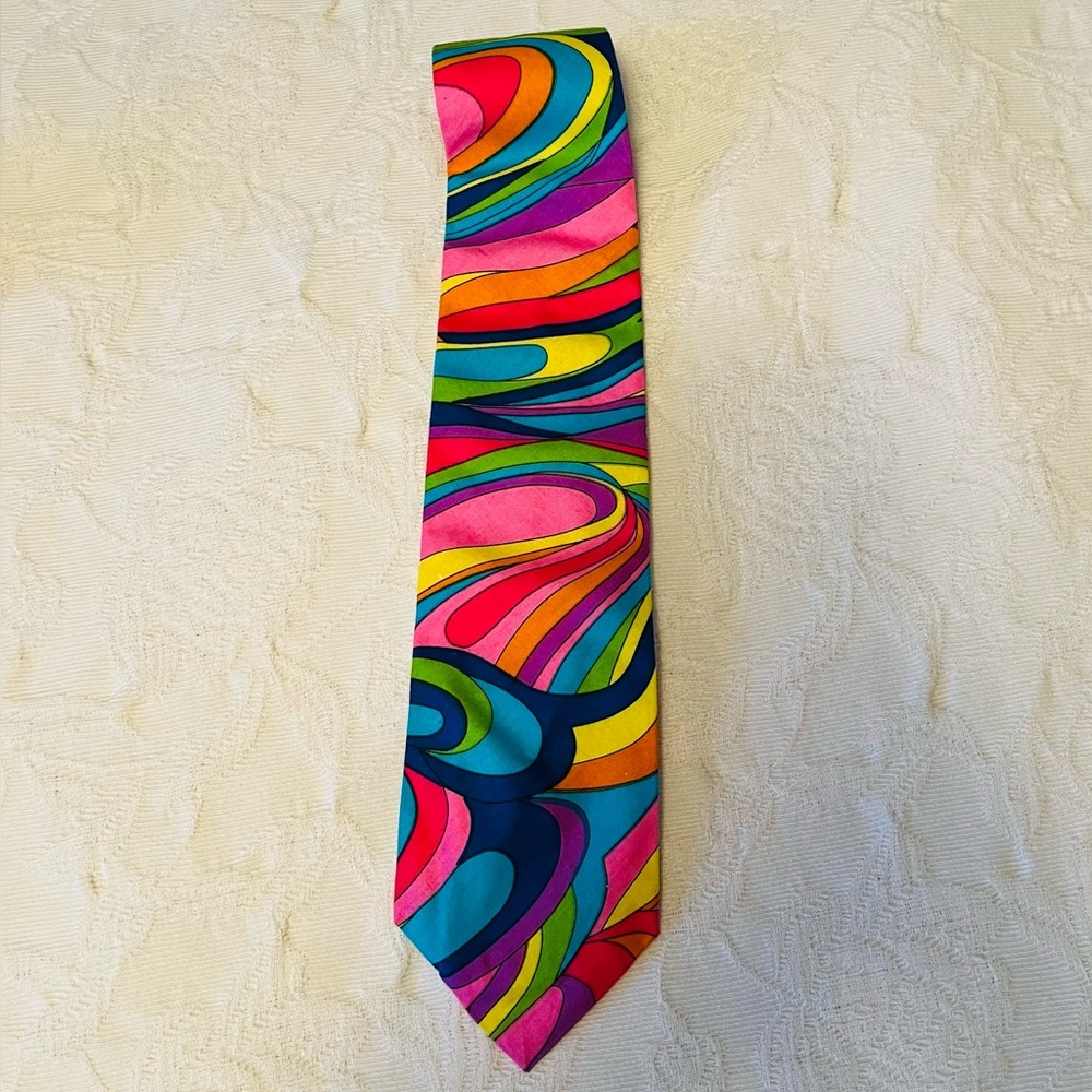Vicky Davis 1970s  Psychedelic cotton tie